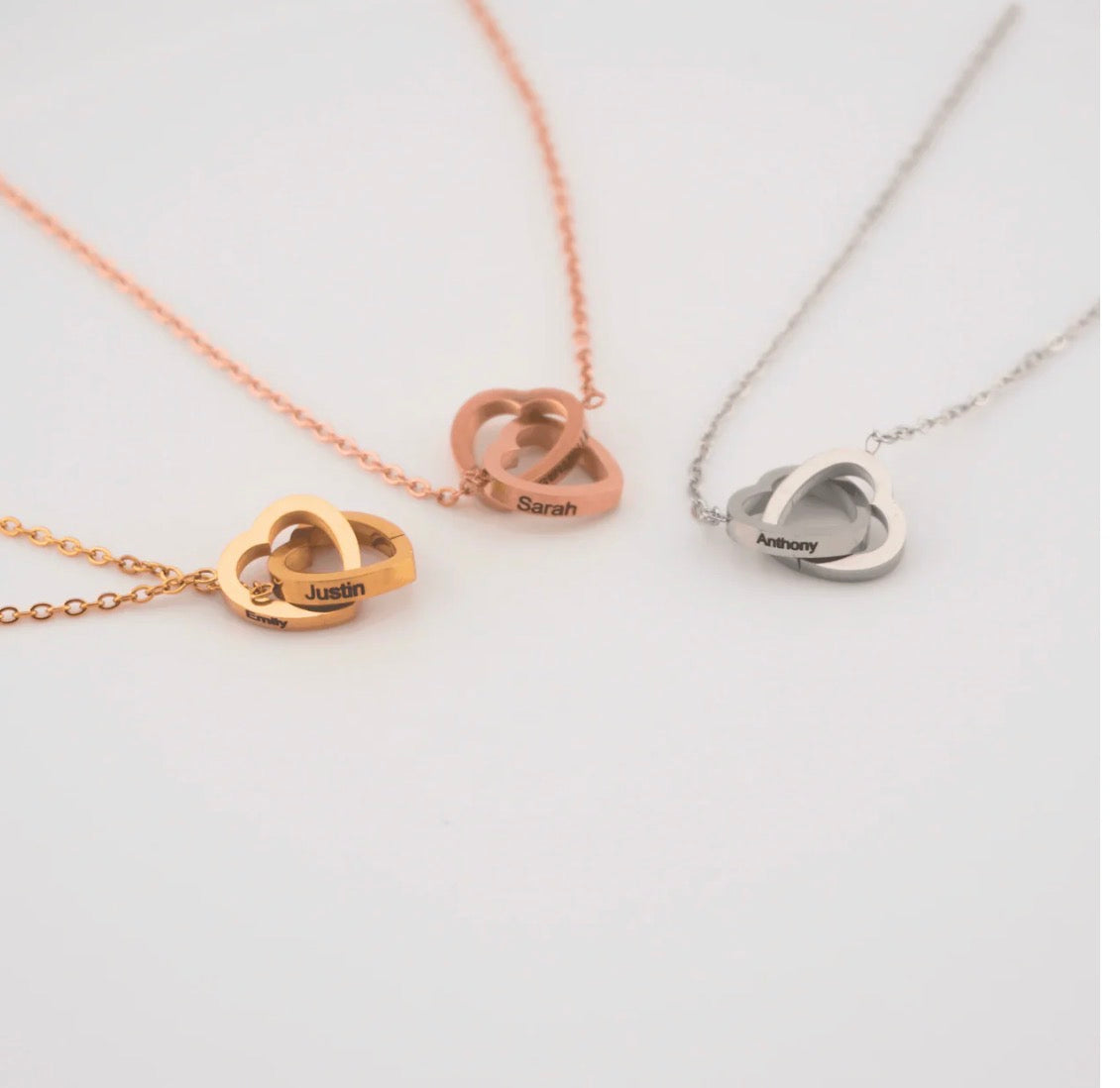 Rosenbox mit gravierter Halskette (Weiß)